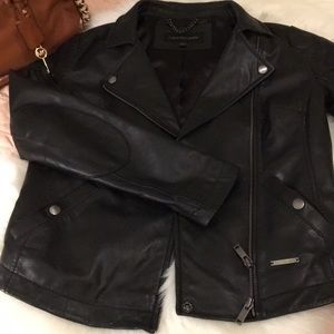 Super cute leather jacket for sell